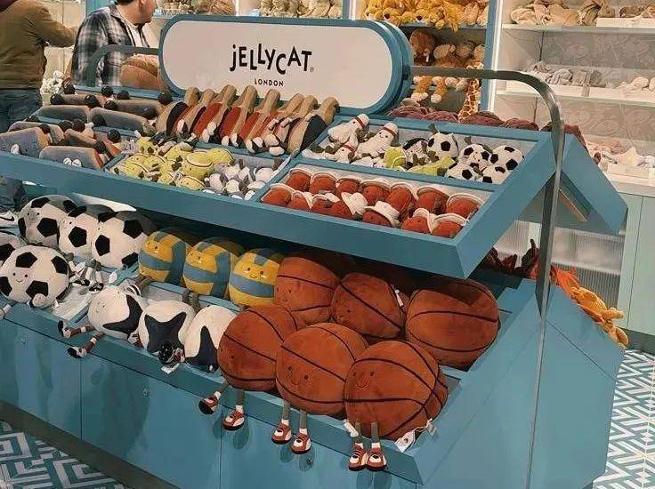 意经：Jellycat背后的品牌共创逻辑j9平台合力造化品牌洞察｜情绪价值的生(图11)